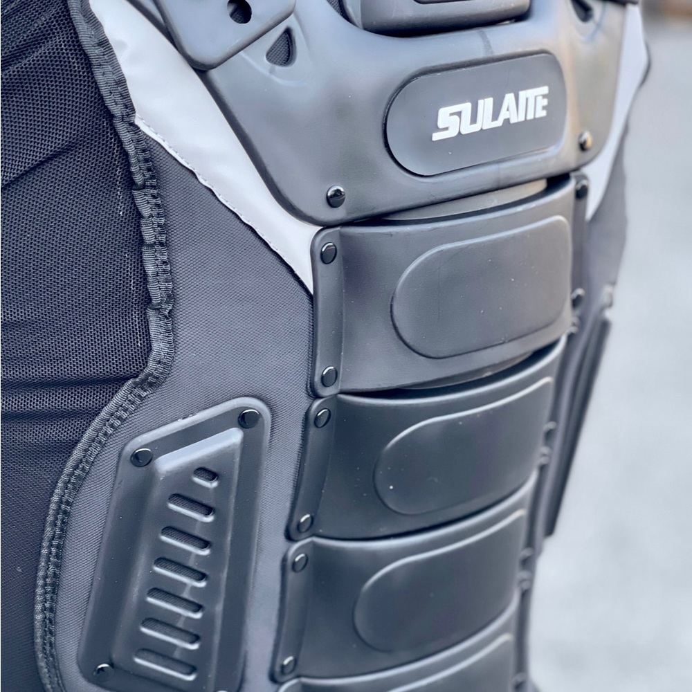 Motorcycle Riding Armor - Picture 11 of 12